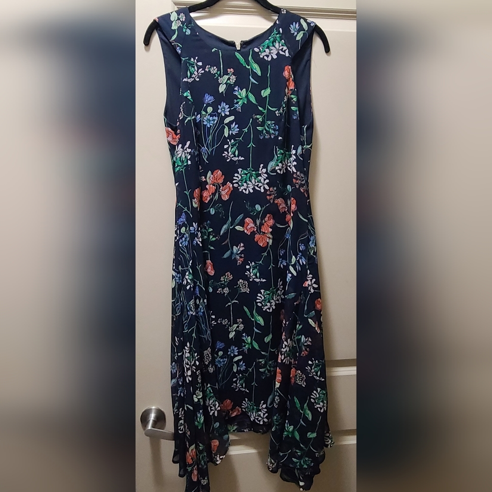 5/$28 Tommy Hilfiger dress
